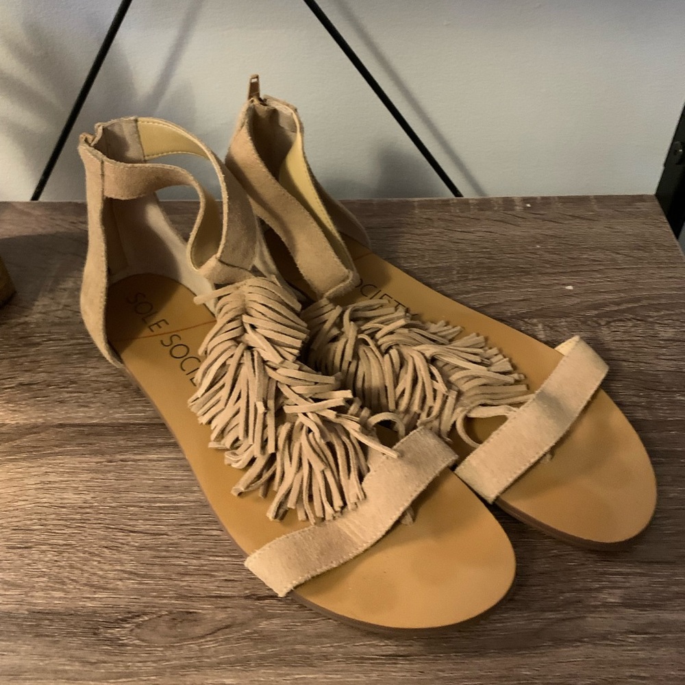 Suede fringe sandal